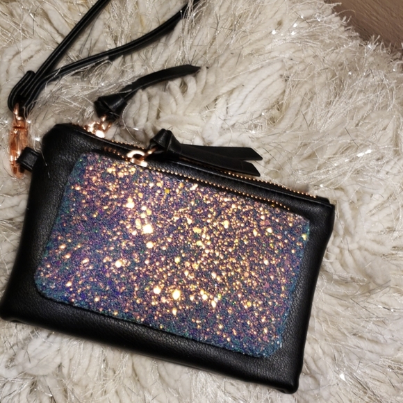 Steve Madden Handbags - Steve madden RARE rose gold glitter  wrislet